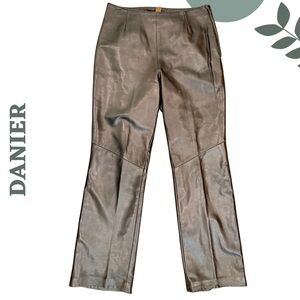 Danier Genuine Leather Pants | Size 4 | Black | Made in Canada | Lined Mid-Rise